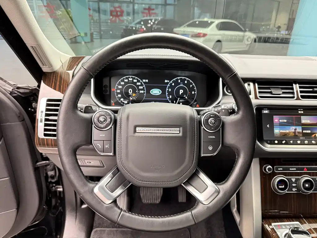 Land Rover Range Rover 2017 — фото 10