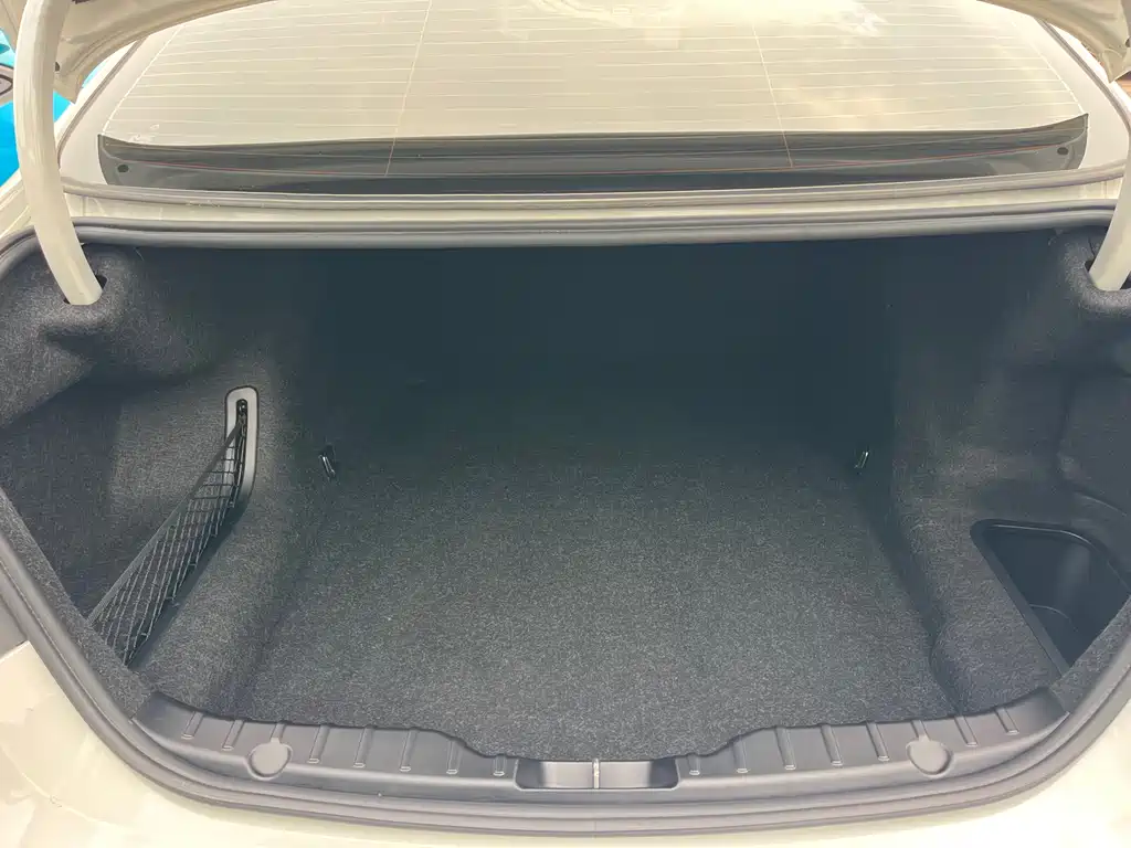 BMW 5 Series 2015 — фото 14