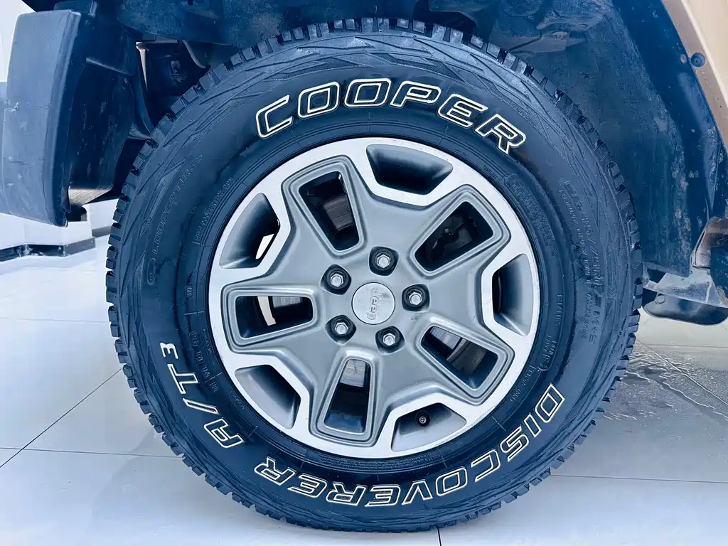 Jeep Wrangler 2015 — фото 14