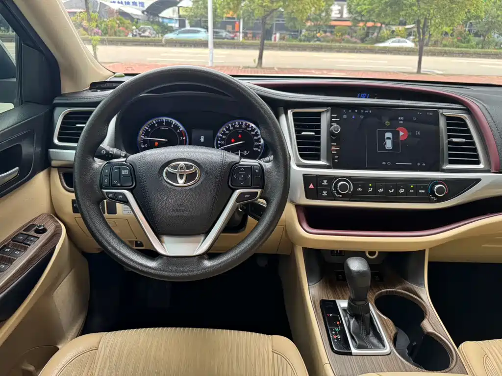 Toyota Highlander 2016 — фото 18