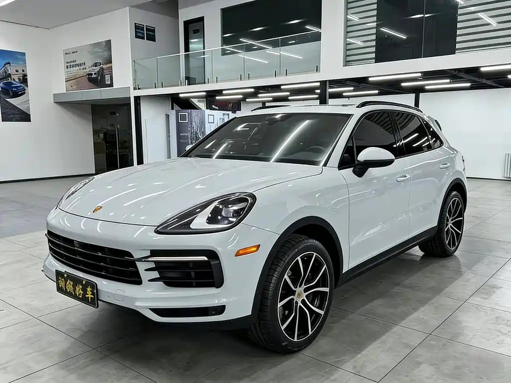 Porsche Cayenne 2022 — фото 1