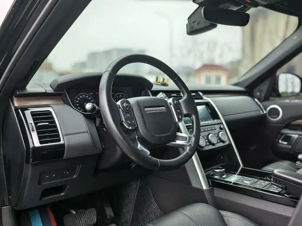 Land Rover Discovery 2018