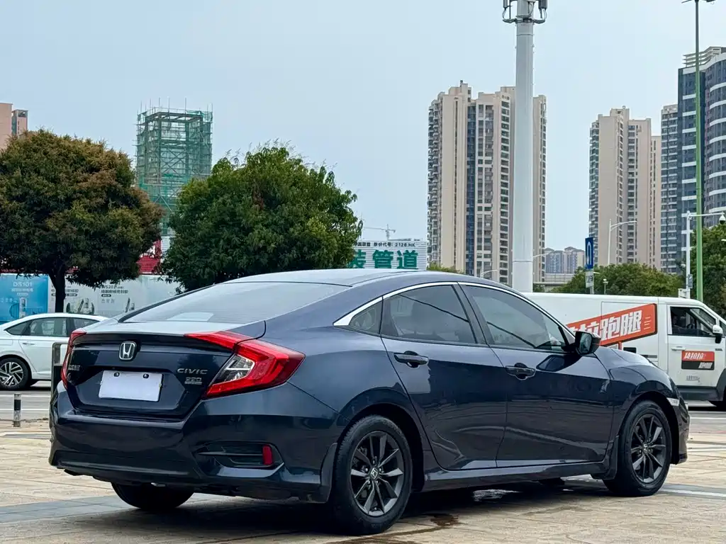 Honda Civic 2020 — фото 28