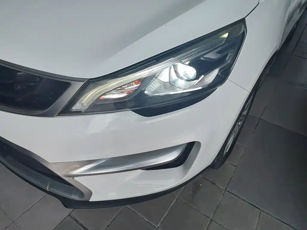 Geely Emgrand GS 2017 — фото 24