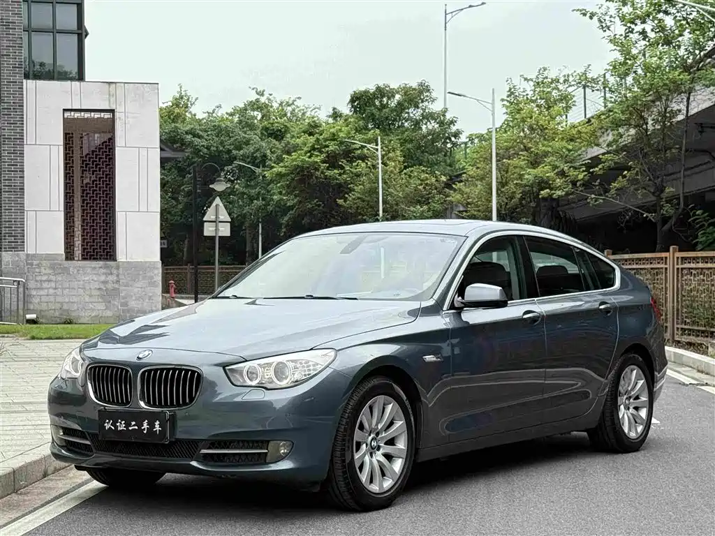 BMW 5 Series GT 2011 — фото 11