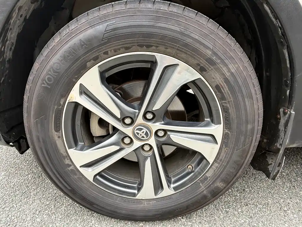 Toyota RAV4 2016 — фото 20