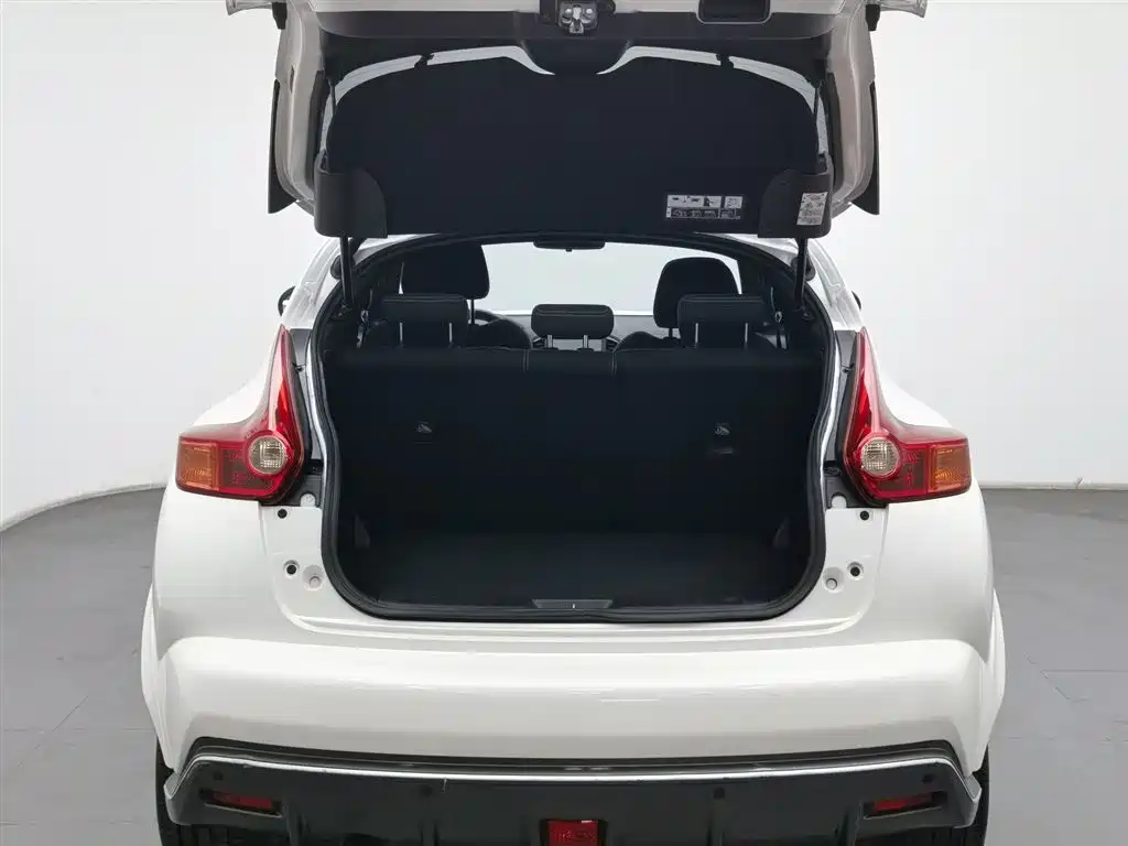 Infiniti ESQ 2018 — фото 16