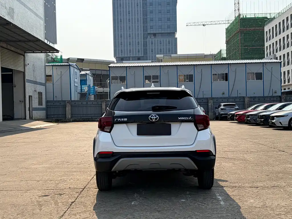 Toyota Yaris L 2022