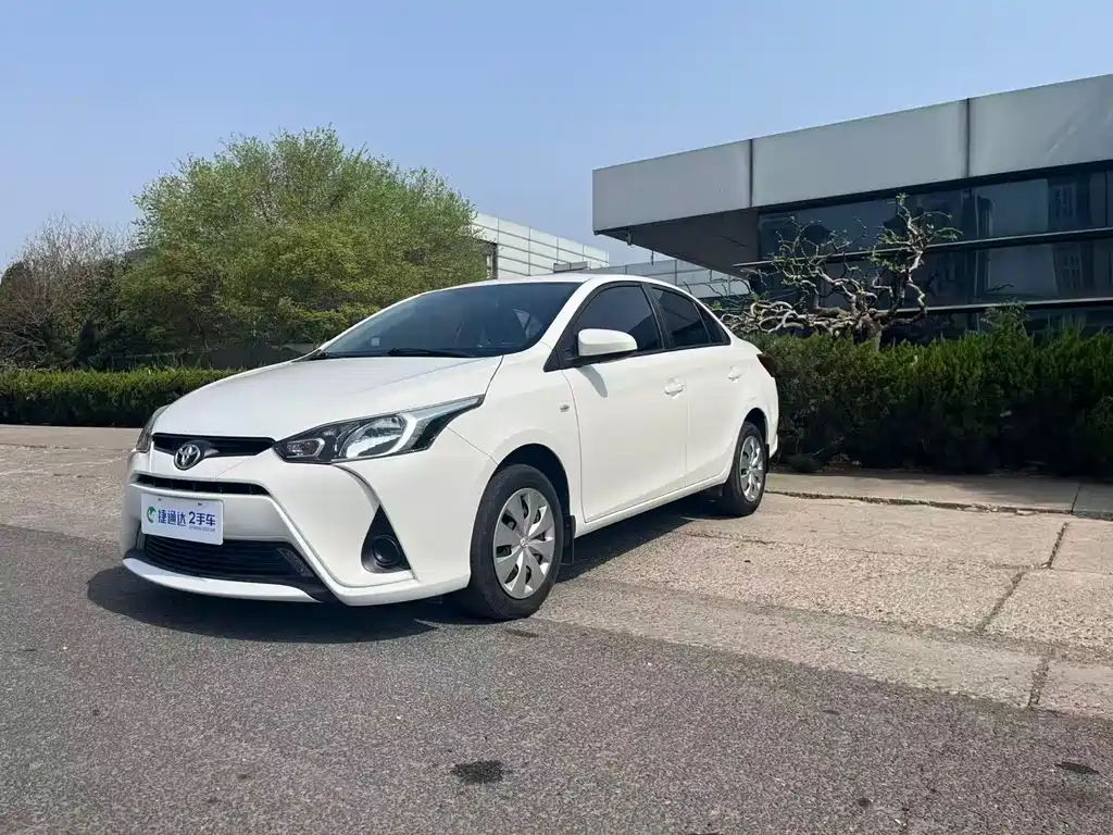 Toyota Yaris L 2019 — фото 1