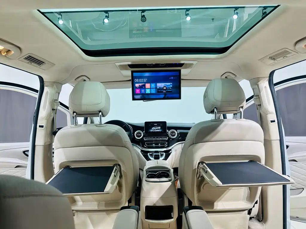 Mercedes-Benz V-Class 2016 — фото 17