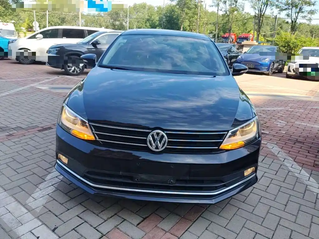 Volkswagen Sagitar 2018