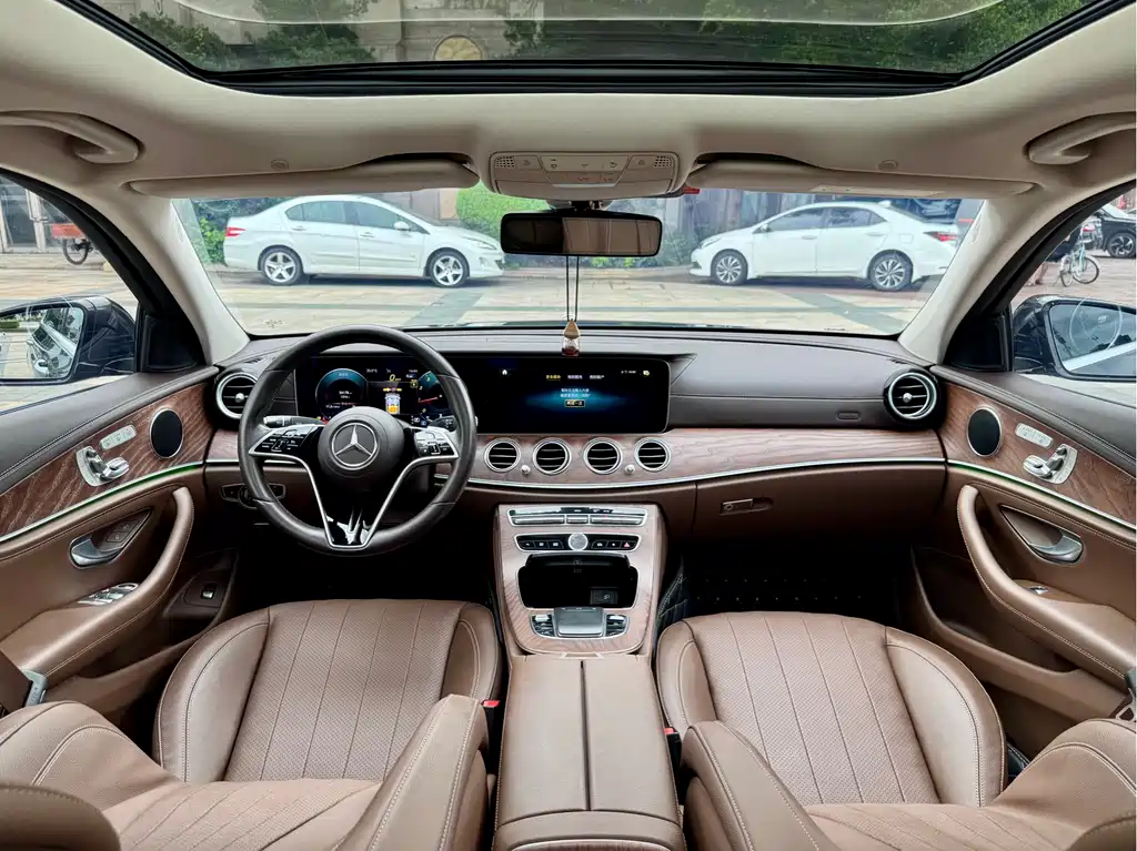 Mercedes-Benz E-Class 2023 — фото 5