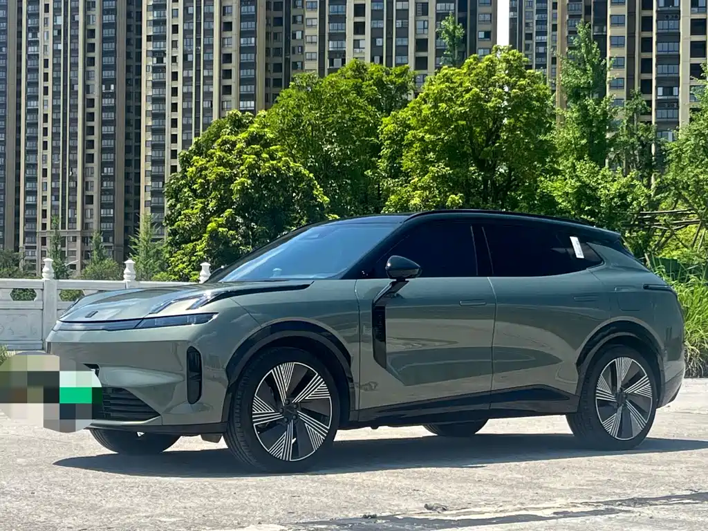 Lynk & Co 08 EM-P 2024