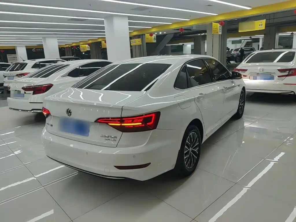 Volkswagen Sagitar 2021