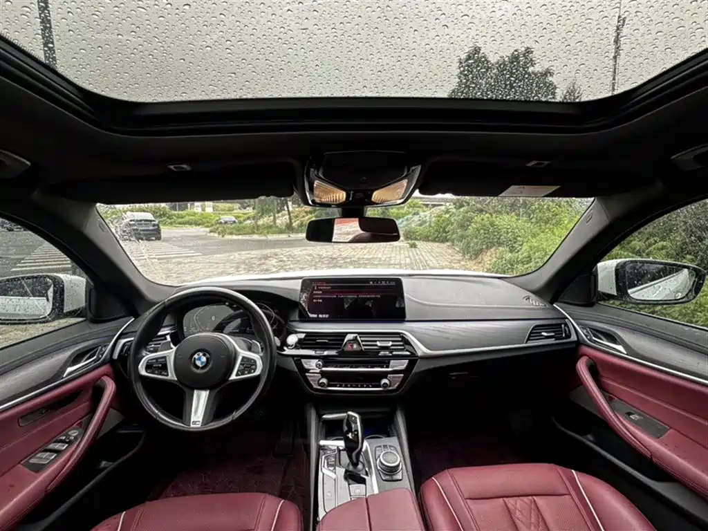 BMW 5 Series 2022 — фото 10