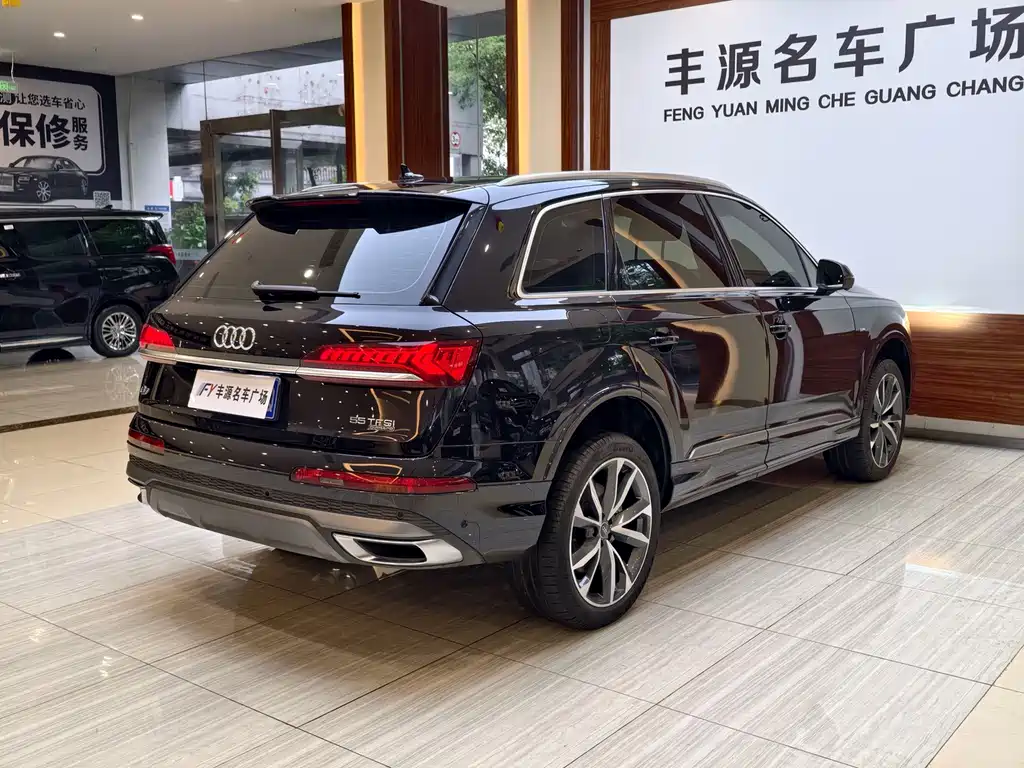 Audi Q7 2021 — фото 27