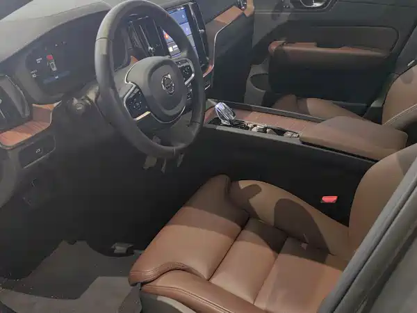 Volvo S60 2025