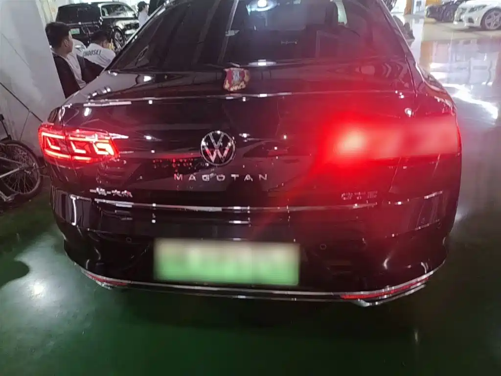 Volkswagen Magotan GTE PHEV 2023 — фото 6