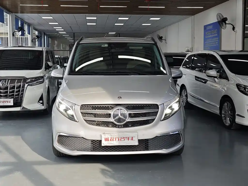 Mercedes-Benz V-Class 2022 — фото 2