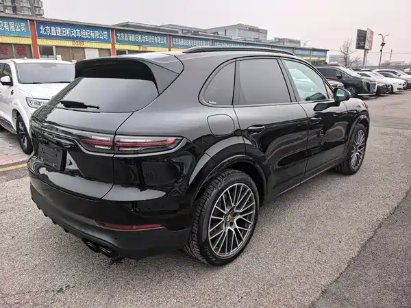 Porsche Cayenne 2023