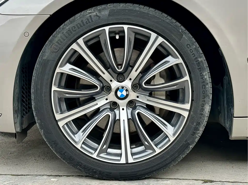 BMW 7 Series 2017 — фото 16