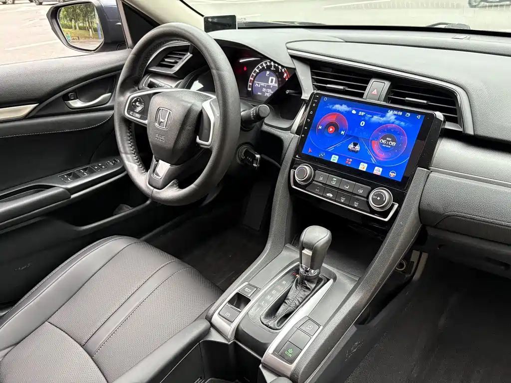 Honda Civic 2018 — фото 15