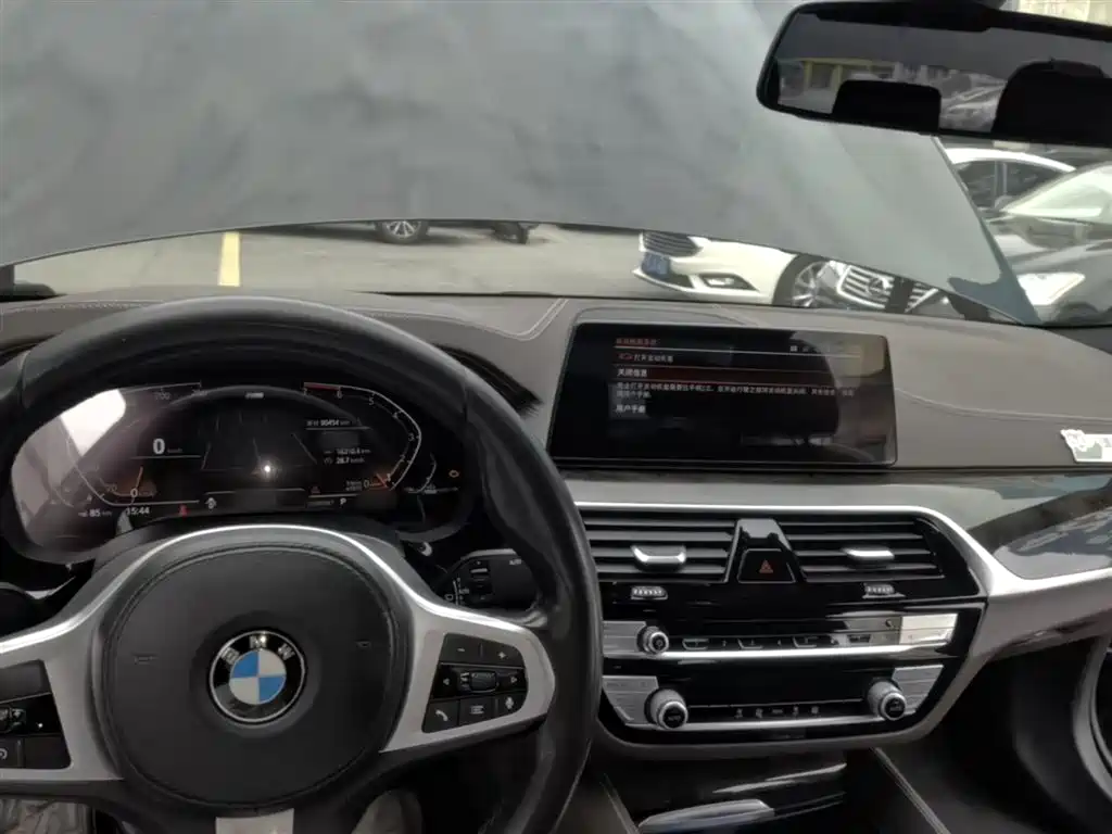 BMW 5 Series 2020 — фото 10