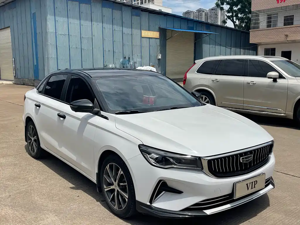 Geely Emgrand 2023