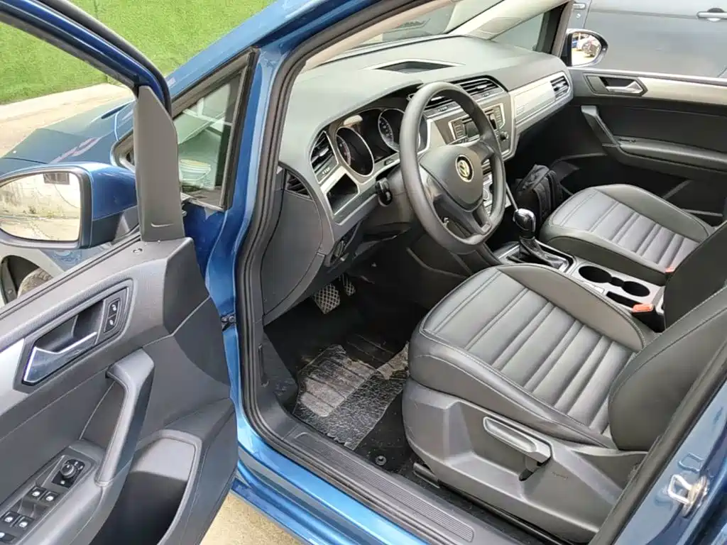 Volkswagen Touran 2019 — фото 16