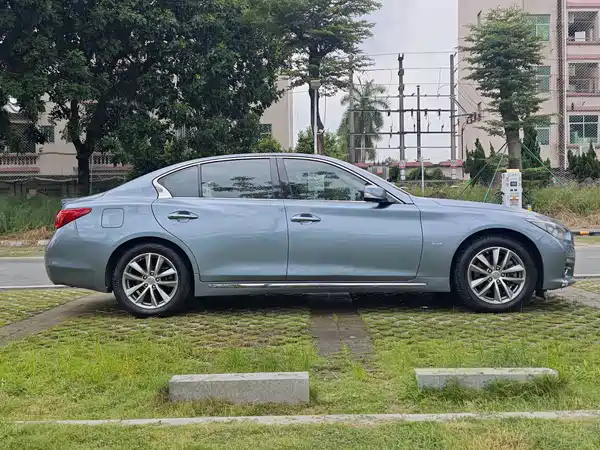Infiniti Q50L 2017