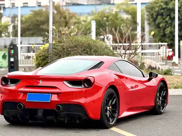 Ferrari 488 2016