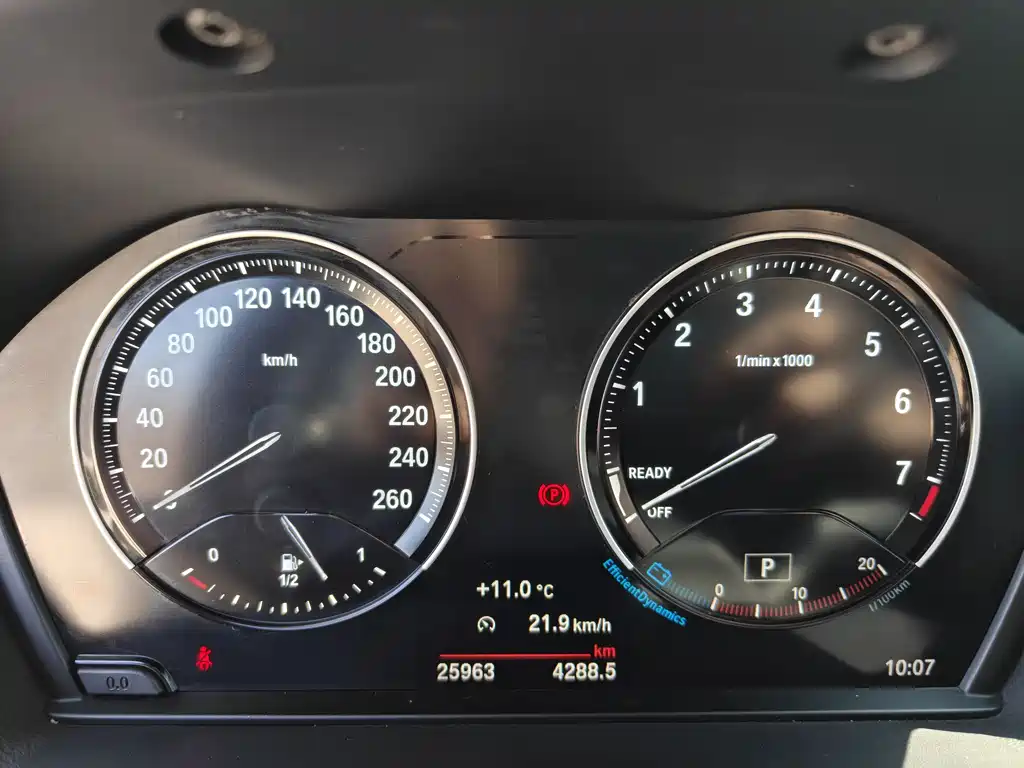 BMW 1 Series 2022 — фото 12