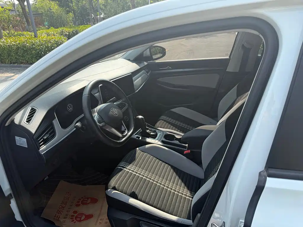 Volkswagen Bora 2023