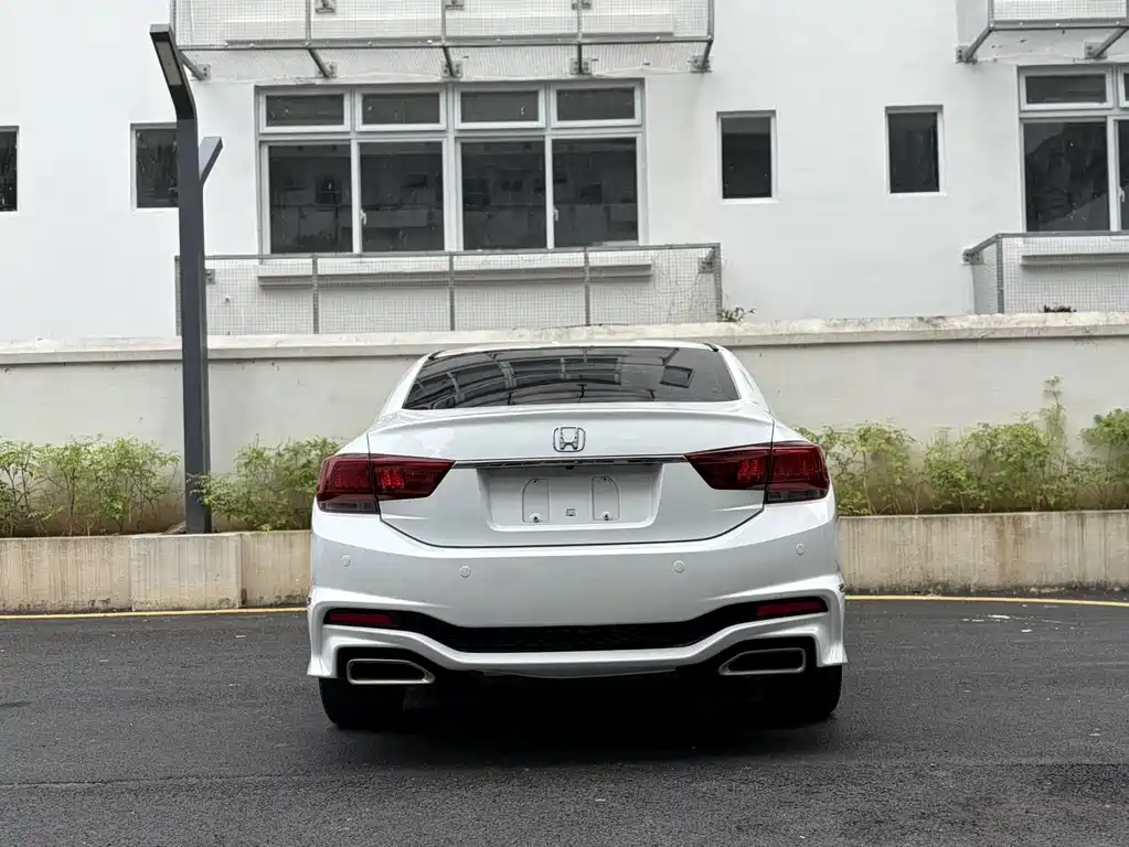 Honda Spirior 2016 — фото 8