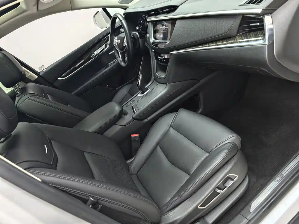 Cadillac XT5 2019 — фото 18