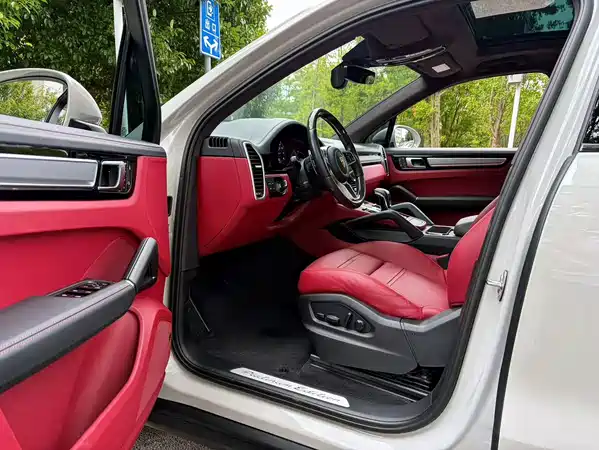Porsche Cayenne 2023