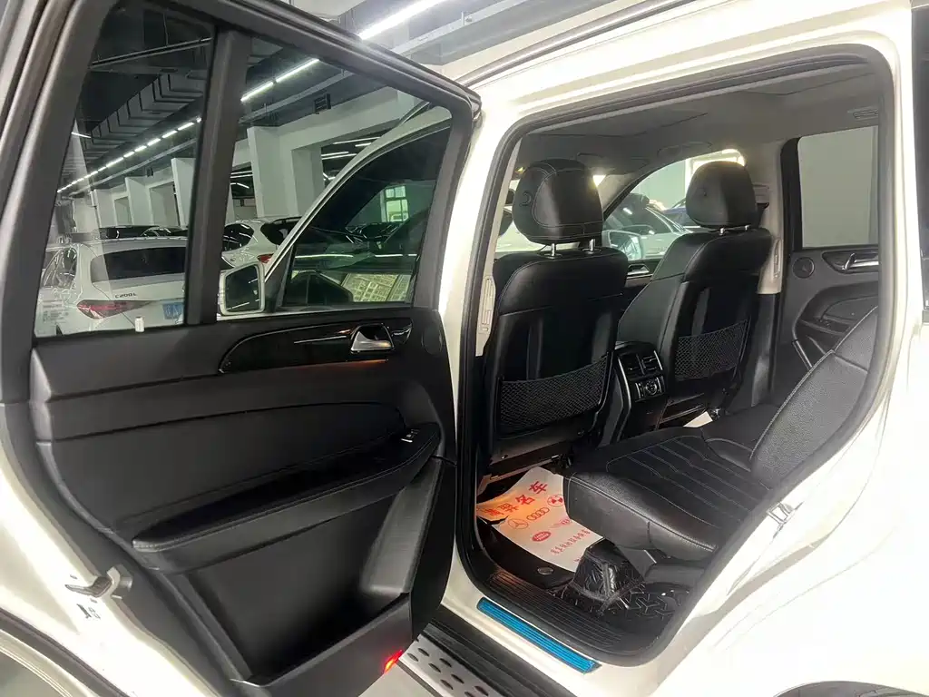 Mercedes-Benz GLS 2016 — фото 15