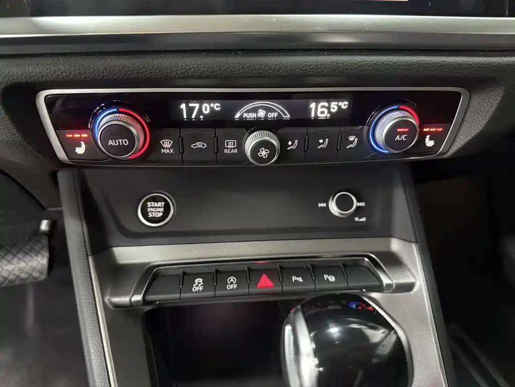 Audi Q3 2022 — фото 14