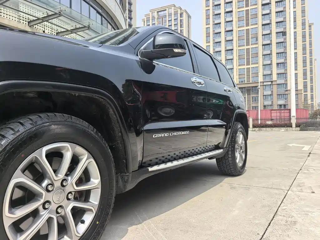 Jeep Grand Cherokee 2015 — фото 7