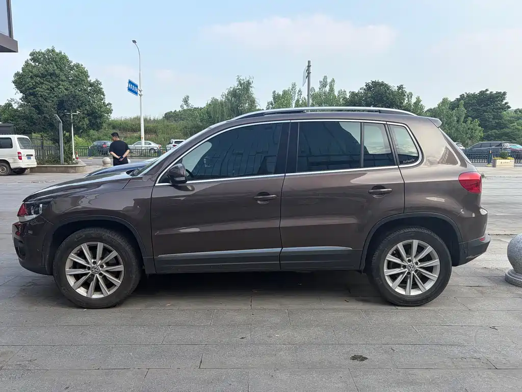 Volkswagen Tiguan 2013 — фото 4