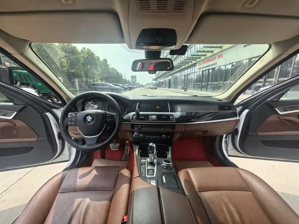 BMW 5 Series 2016 — фото 20