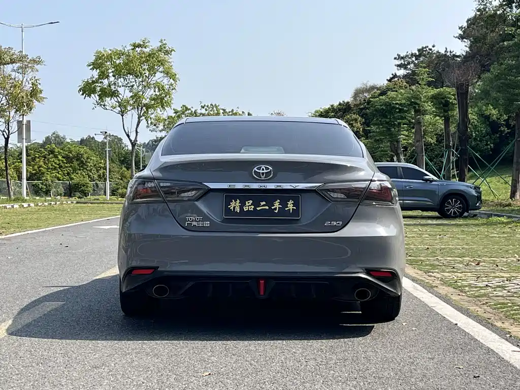 Toyota Camry 2018 — фото 6