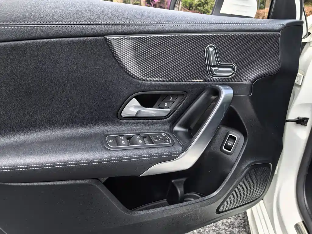 Mercedes-Benz A-Class 2021 — фото 12