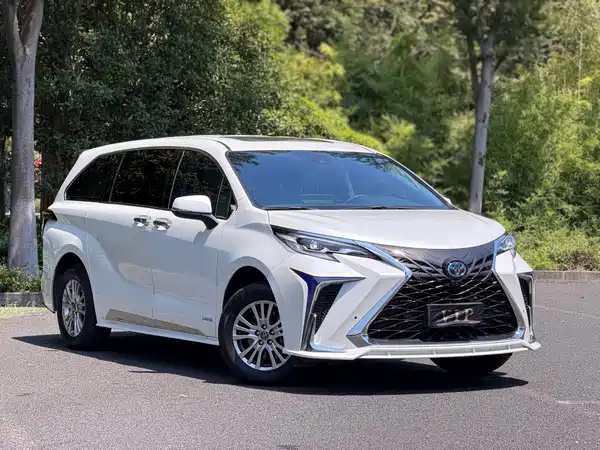 Toyota Sienna 2023