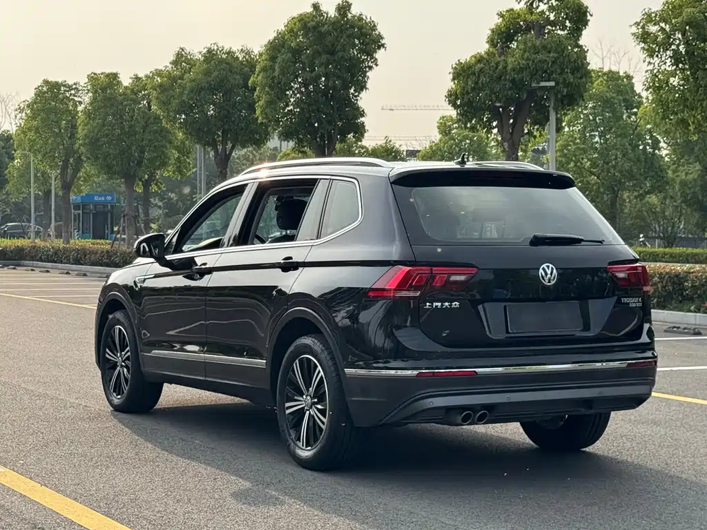 Volkswagen Tiguan L 2020 — фото 6