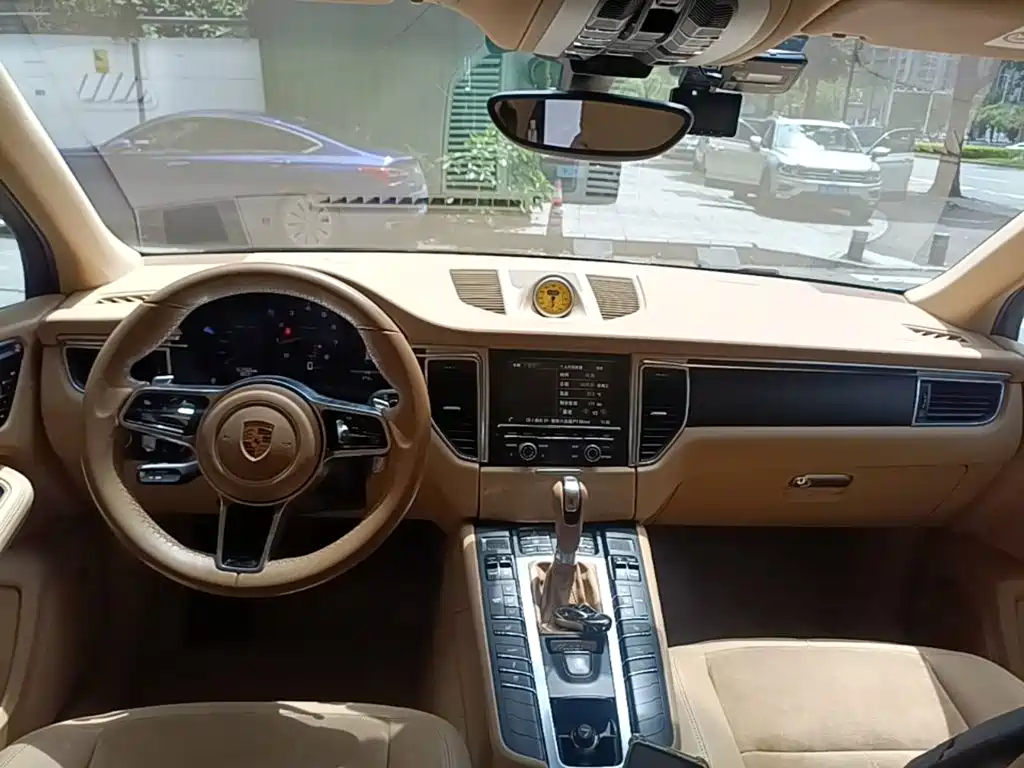 Porsche Macan 2016 — фото 10