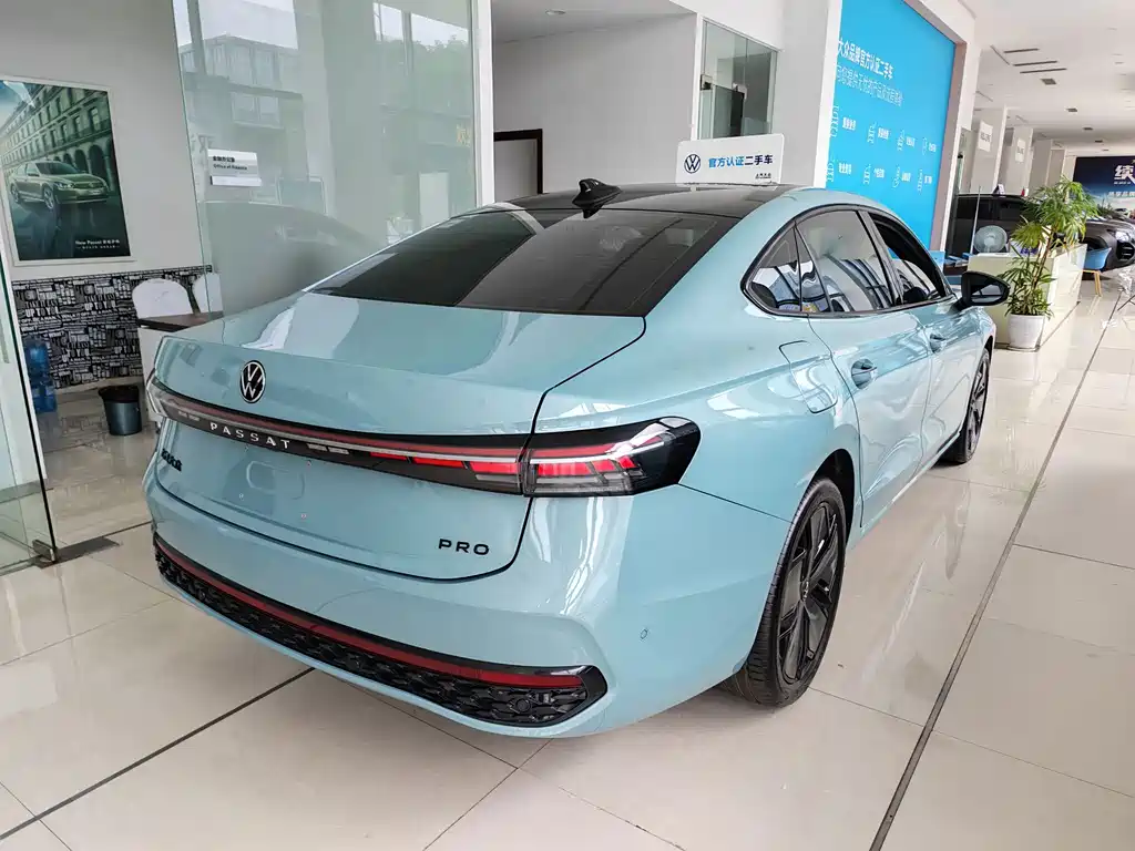Volkswagen Passat 2024