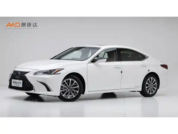 Lexus ES 2022