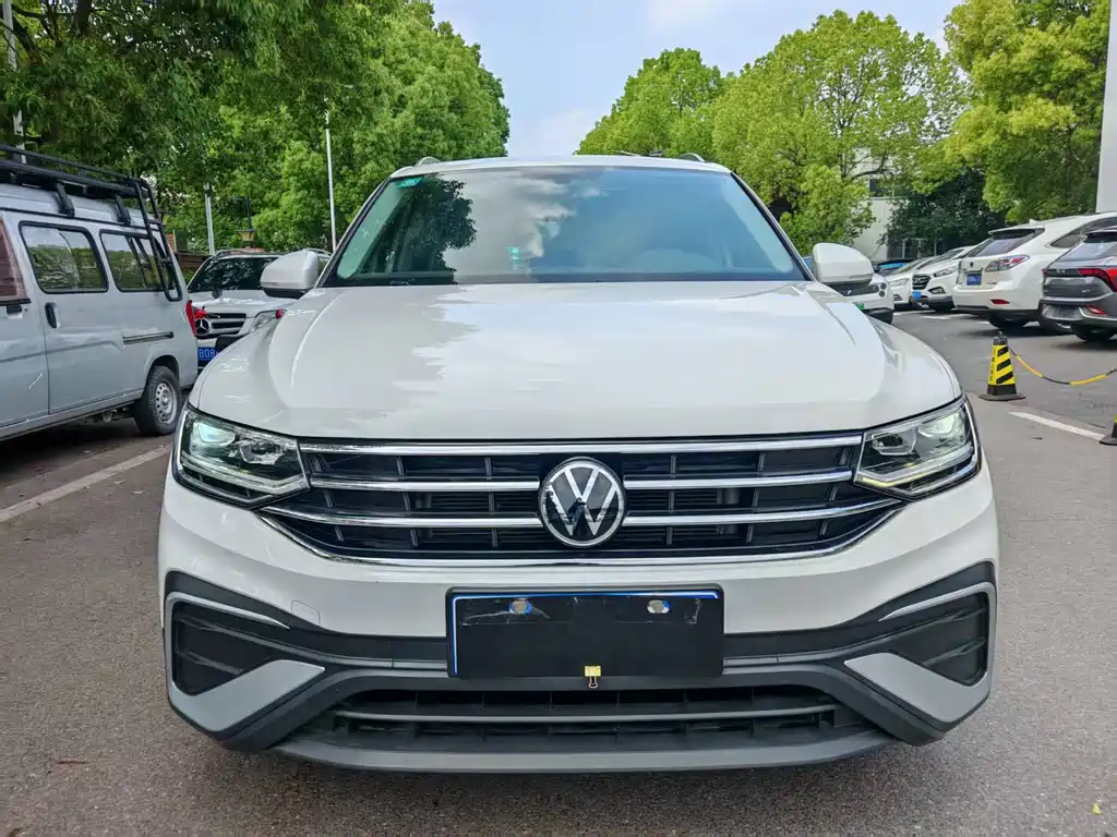Volkswagen Tiguan L 2023 — фото 2