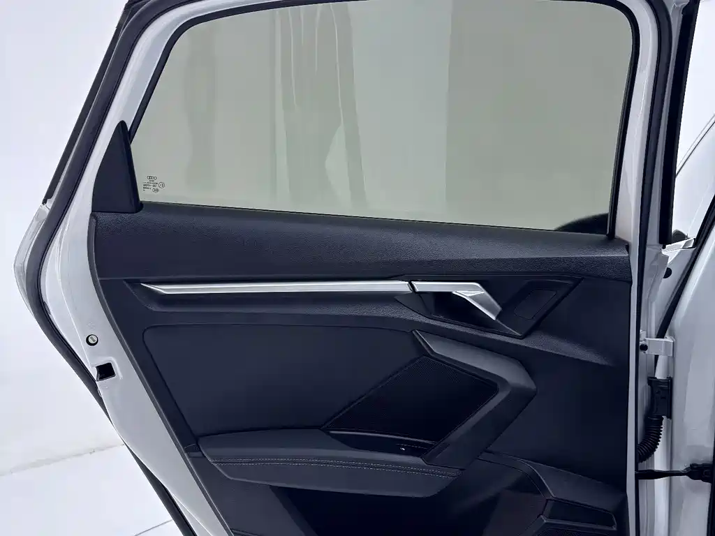 Audi A3 2023 — фото 26